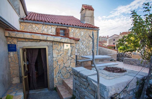 Orlec Apartment | Holiday apartment Orlec antique apartment