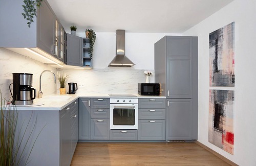 Friesenried Apartment | Holiday Apartment 'Sonnenstrahl' with Shared Garden, Balcony and Wi-Fi