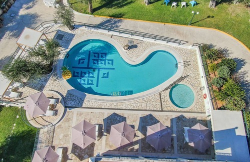Dassia Apartment | Holiday Apartment Saint Nicholas Beach with Garden View, Shared Pool & Wi-Fi