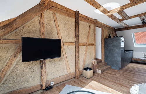 Niederlehen Apartment | Holiday Apartment 'Scheunenglück' with Balcony and Wi-Fi