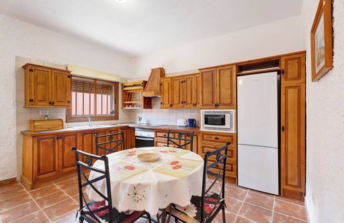 Buenavista del Norte Apartment | Holiday Apartment 'Teresa' with Mountain Views and Wi-Fi