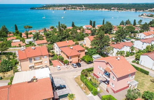 Dajla Apartment | Holiday apartment Villa Pinta with a large garden