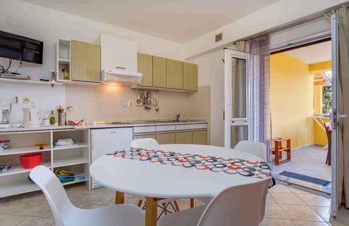Veli Losinj Apartment | Holiday apartment with balcony