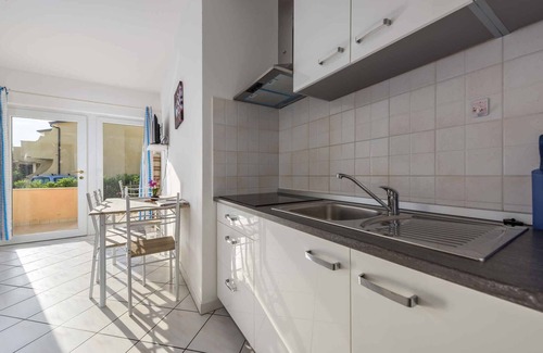 Lovrecica Apartment | Holiday apartment with air conditioning near the sea