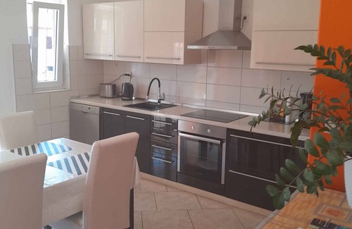 Valbandon Apartment | Holiday apartment with air conditioning and pool (chlorine-free electrolysis) exclusive only for this apartment