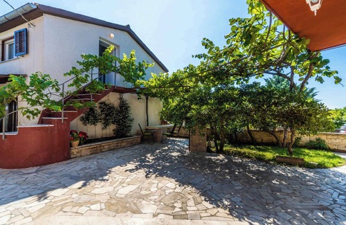 Krnica Apartment | Holiday apartment with air conditioning