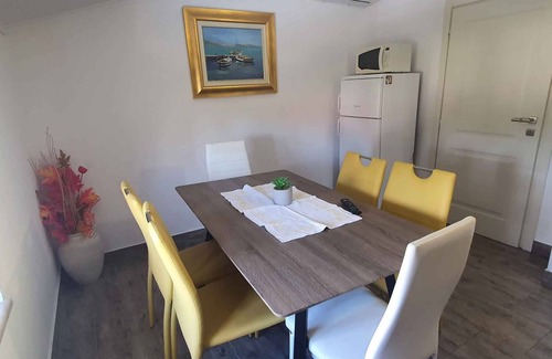 Jasenovica Apartment | Holiday apartment with air conditioning