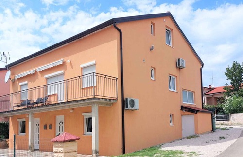 Murine Apartment | Holiday apartment with air conditioning, internet