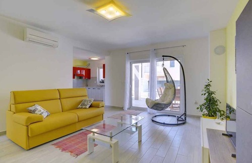 Banjole Apartment | Holiday apartment with pool and air conditioning
