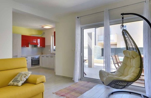 Banjole Apartment | Holiday apartment with pool and air conditioning