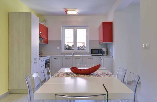 Banjole Apartment | Holiday apartment with pool and air conditioning