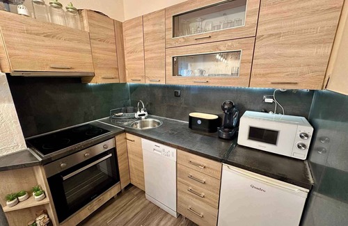 Klanfari Apartment | Holiday apartment with jacuzzi and sea view