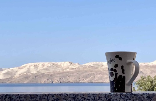 Karlobag Apartment | Holiday apartment with sea views, air conditioning and pool