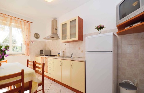 Vinkuran Apartment | Holiday apartment with terrace and air conditioning