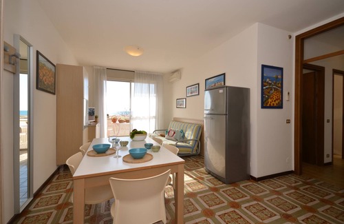 Bibione Lido dei Pini Apartment | Holiday apartment with balcony and air conditioning