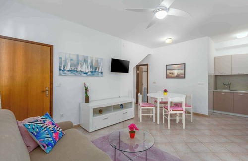 Mali Maj Apartment | Holiday apartment with outpool