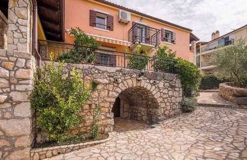 Soline Apartment | Holiday apartment with sea view