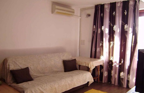 Buzdohanj Apartment | Holiday apartment with terrace
