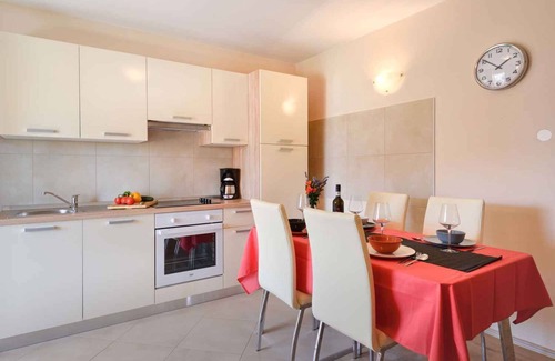 Mali Maj Apartment | Holiday apartment with use of pool