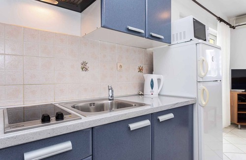 Baska Apartment | Holiday apartment with view of the mountains