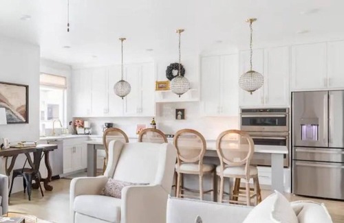 Highland House | Holiday Family Retreat, Modern Townhome, Home Theater, Gas Fireplace & Mountains