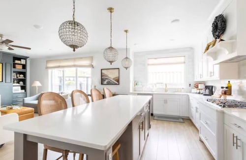 Highland House | Holiday Family Retreat, Modern Townhome, Home Theater, Gas Fireplace & Mountains