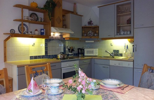 Flattach Apartment | Holiday flat "Anna" with terrace