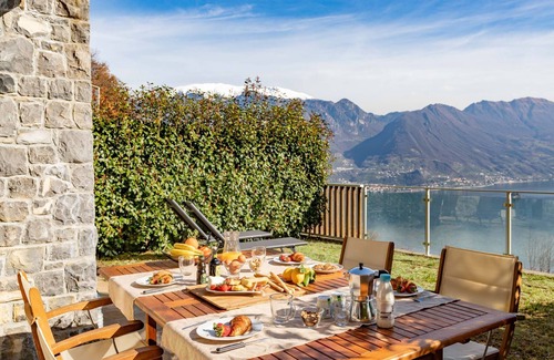 Parzanica Apartment | holiday flat 'Delfi' with pool