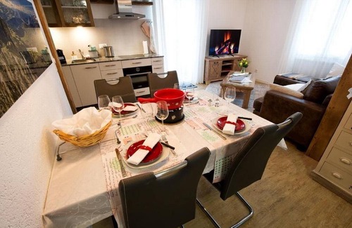 Sattel House | Holiday flat "S'Edelweiss" with mountain view