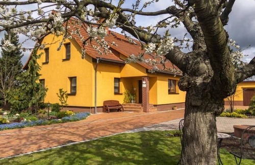 Niedergurig Apartment | Holiday flat with barrel sauna