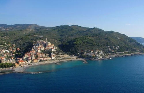 Cervo Apartment | Holiday flat with charm and a view of the sea