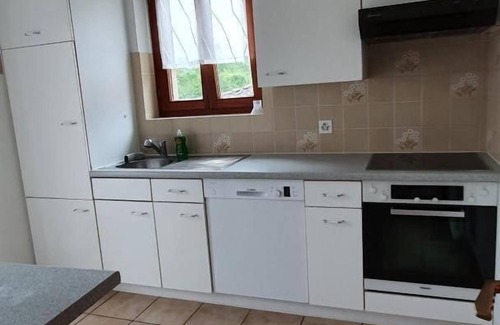 Gordola Apartment | Holiday flat with mountain view