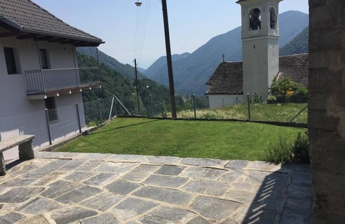 Russo House | Holiday flat with mountain view