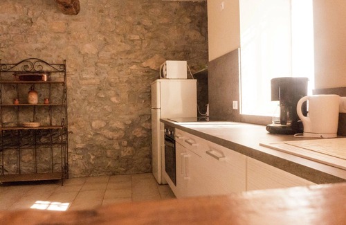 Montbrun-des-Corbieres House | Holiday Home in Montbrun with Pool & Vineyards