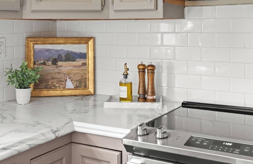 Crestwood House | Holiday Getaway ~ Hot Tub + Family-Friendly