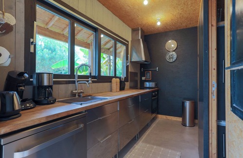 Etables-sur-Mer House | Holiday Home 'Gaetan' with Terrace, Private Garden and Wi-Fi