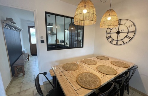 Saint-Bonnet-Troncais House | Holiday Home 'Gite Du Vieux Morat' with Lake View, Private Terrace and Wi-Fi