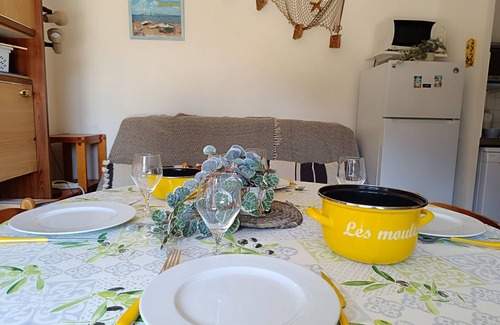 Saint-Brevin-les-Pins House | Holiday Home 50m from the Sea - Sleeps 4