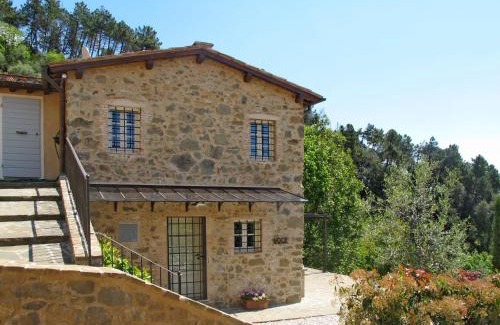 San Martino in Freddana House | Holiday Home Noce by Interhome