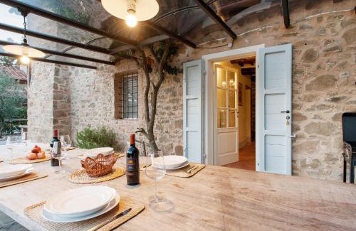 San Martino in Freddana House | Holiday Home Noce by Interhome