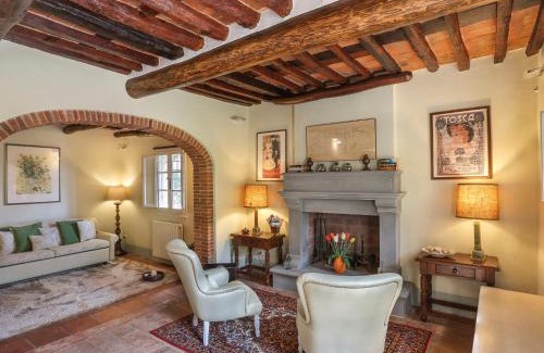 San Martino in Freddana House | Holiday Home Noce by Interhome