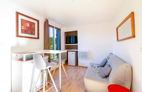 Chateauneuf-du-Faou House | Holiday Home 'Halte Au Bord De L’Aulne' with Private Garden