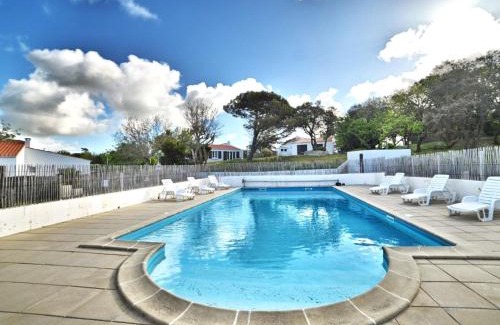Saint-Pierre-d'Oleron House | Holiday Home Les Cariatides by Interhome