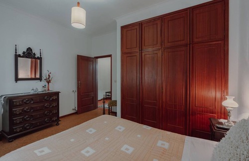 Baiao House | Holiday Home 'A Casa Do Pereira' with Private Garden and Wi-Fi