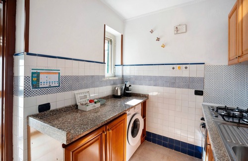 Cetara House | Holiday Home 'A' Russella' with Sea View, Wi-Fi and Air Conditioning