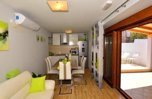 Gruda House | Holiday Home Belmondo- Three Bedroom Home with Terrace and Private Pool A6