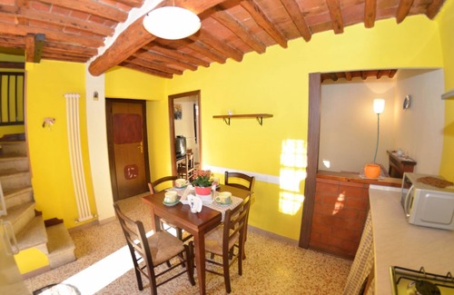 Lucca House | Holiday home between Lucca and the Versilia, WiFi, private pool