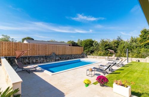 Peroj House | Holiday Home Brijunis blick by Interhome