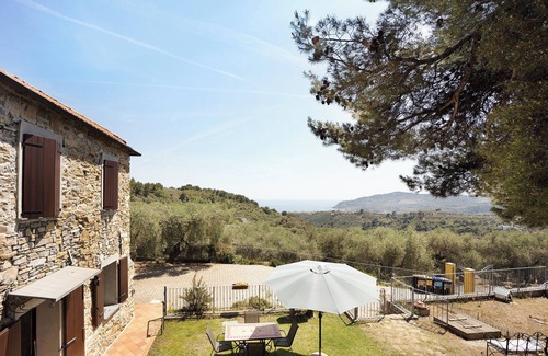 Lavina House | Holiday Home 'Casale Filiberto' with Sea View, Terrace & Wi-Fi