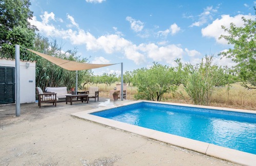Sencelles House | Holiday Home 'Ca'n Brusquer' with Mountain View, Private Pool and Wi-Fi